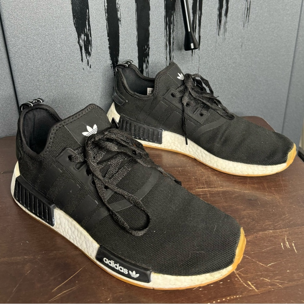 Adidas Originals Men's NMD_R1 Shoes x End Plastic Waste - Picture 3 of 9